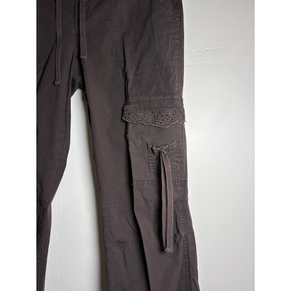 Old Navy Millennial Women's Low Rise 8 Regular Eyelet Trim Bootcut Cargo Pants - Picture 3 of 7